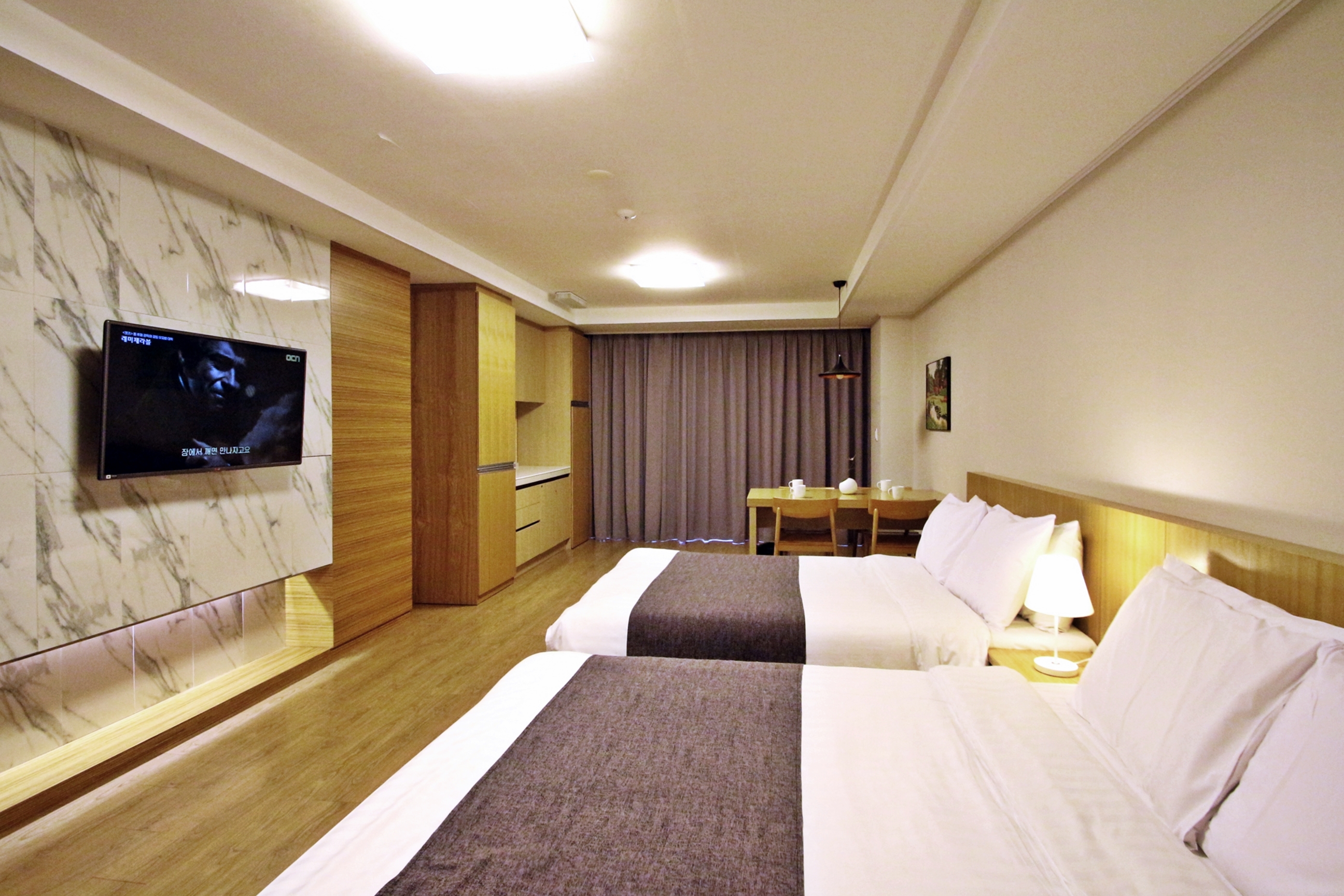 디럭스 트윈_2인조식