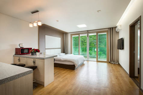 24평 거실(침대)방(침대)화장실2-조식불포함