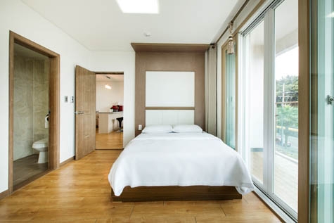 24평 거실(침대)방(침대)화장실2-조식불포함