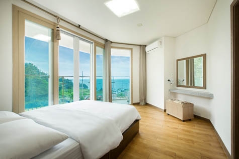 24평 거실(침대)방(침대)화장실2-조식불포함