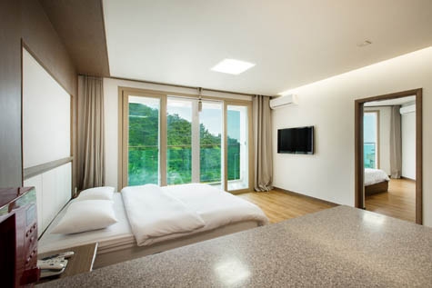 24평 거실(침대)방(침대)화장실2-조식불포함